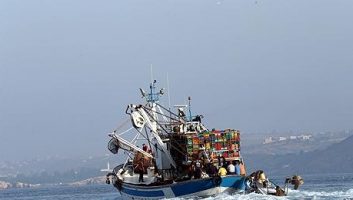 Dakhla : Des candidats à l’immigration clandestine récupérés par un bateau de pêche artisanale