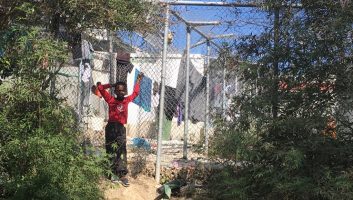 Grèce : Human Rights Watch demande la libération de centaines d’enfants migrants en détention