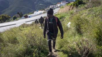 Au nord, les associations reprennent timidement leurs activités avec les migrants