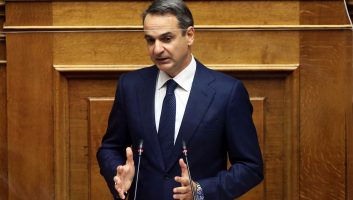 Le Premier ministre grec nomme une ancienne figure de l’extrême droite à l’Intérieur