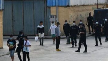 Les mineurs marocains bloqués à Sebta poursuivent le processus d’éducation