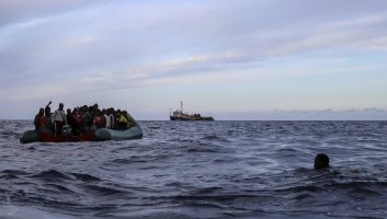 Alarm Phone: en Méditerranée, des vies suspendues à un coup de fil