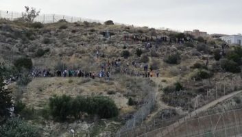 Entrée massive de migrants dans l’enclave de Melilla