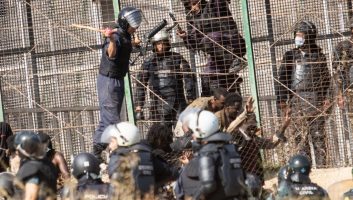 Aux frontières : Mensonges à Madrid, complicités de Rabat
