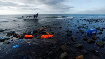 Route des Canaries : l’impossible deuil des proches de migrants disparus en mer