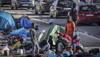 A Casablanca, des migrants SDF déterminés à gagner l’Europe
