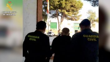 Des contrats de travail fantômes à 16 000 euros : en Espagne, un réseau de trafiquants démantelé