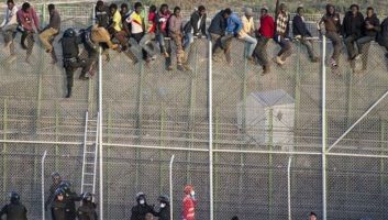 Sebta: Une tentative massive de migration irrégulière avortée par le Maroc et l’Espagne